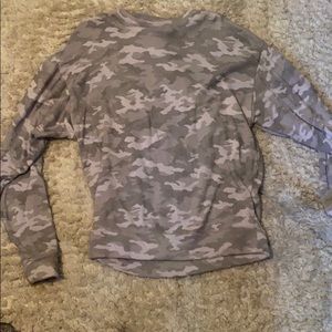 Long sleeve light sweatshirt